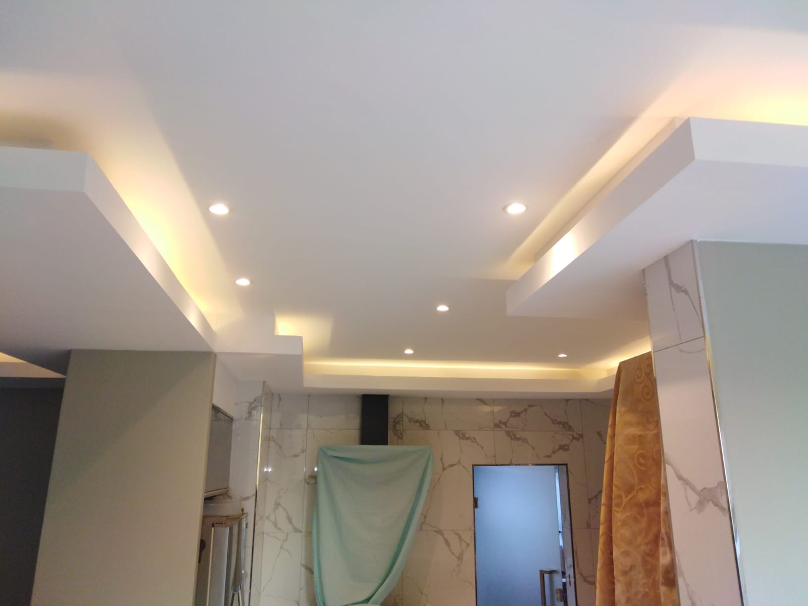 Detailed recessed ceiling and lighting installation