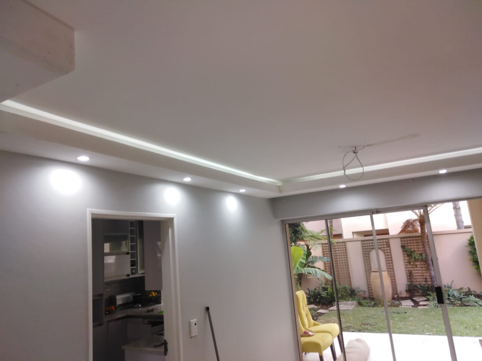 Modern recessed ceiling